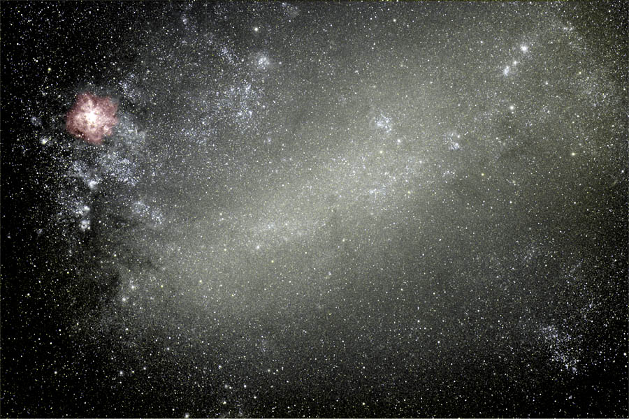Large Magellanic Cloud view from Australia: 196 KB; click on the image to enlarge