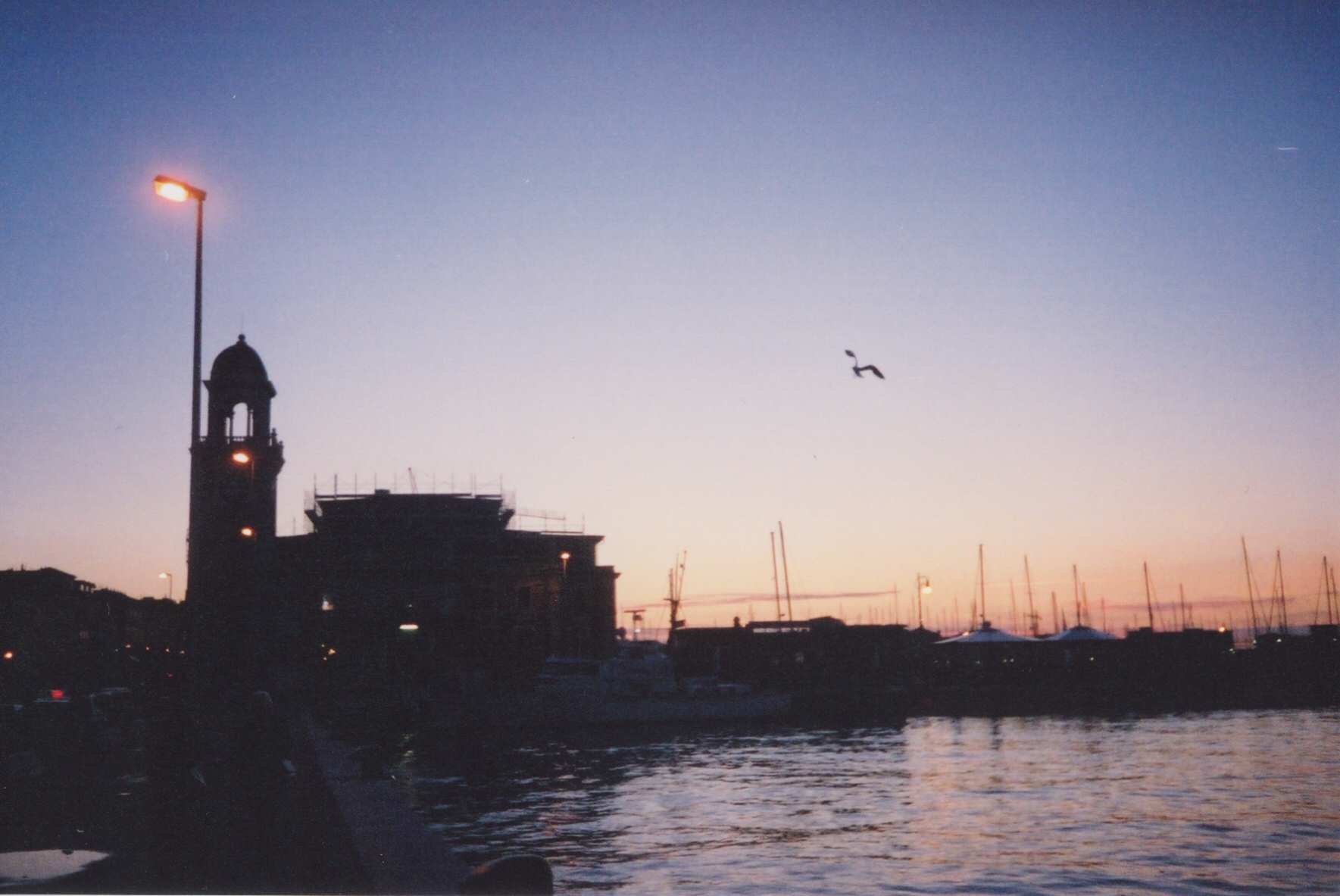 Rive di Trieste: 92 kb; clicca l'immagine per ingrandirla