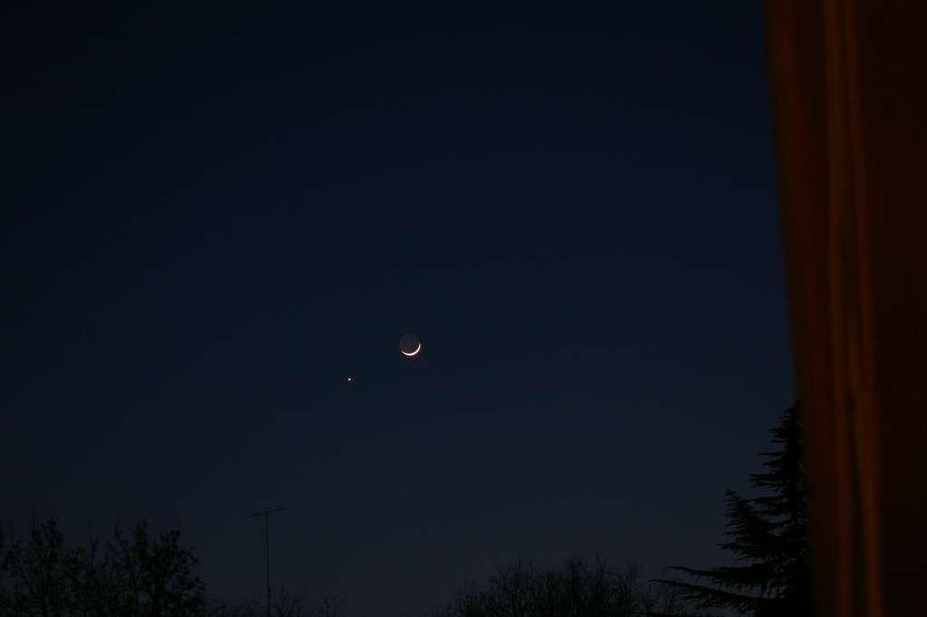 Conjunction Moon-Venus in 2007: 17 KB; click on the image to enlarge