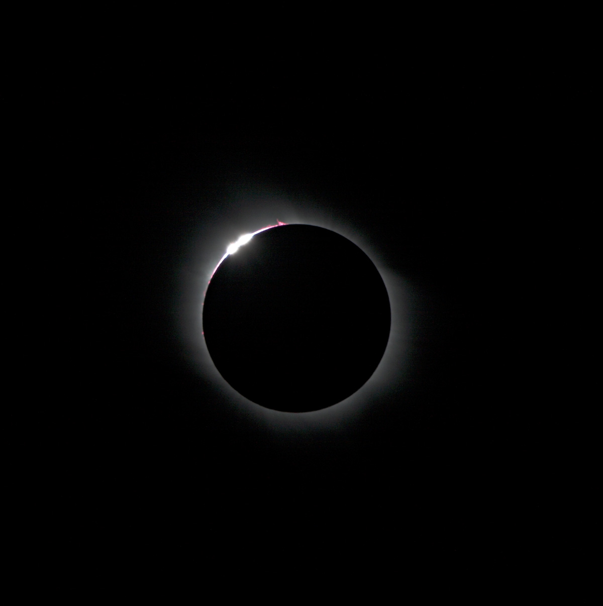2006 total solar eclipse taken by Marco Cosmacini: 116 KB; click on the image to enlarge