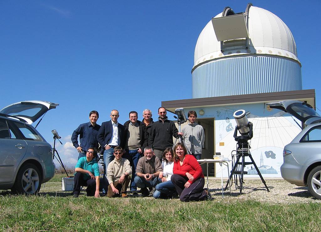 2) Il gruppo presso l'osservatorio: 154 KB