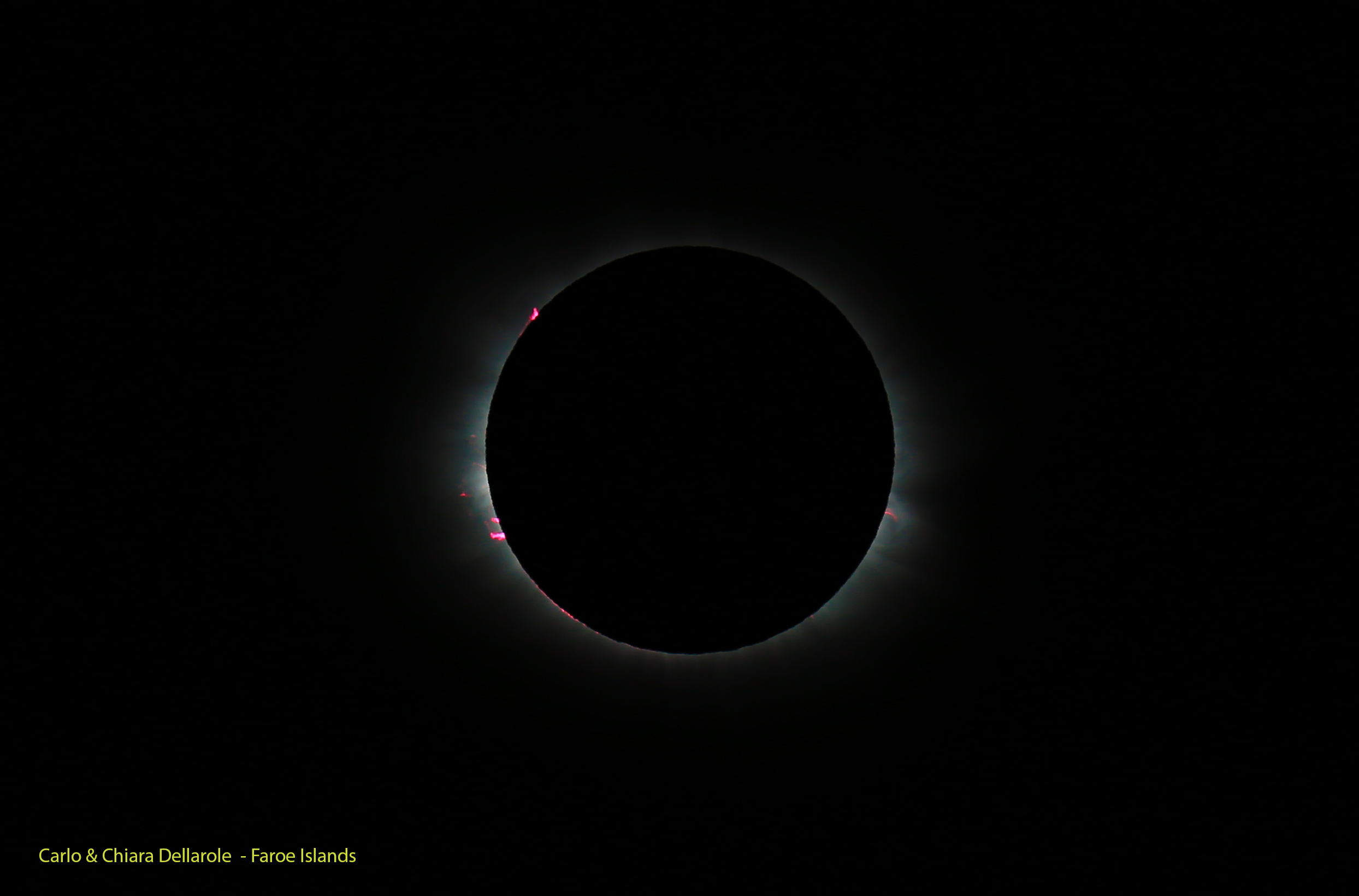 Total sun eclipse photographed from Fær Øer Islands: 758 KB; click on the image to enlarge