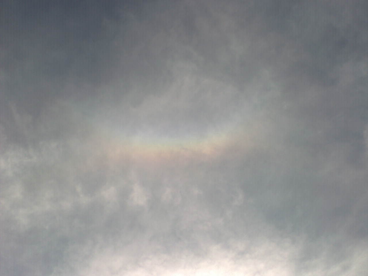 Circumzenithal Arc: 46 KB; click on the image to enlarge at 1280x960 pixels
