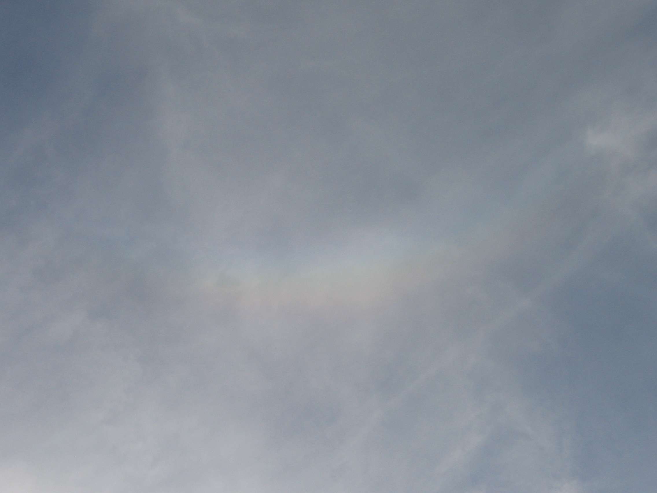 Circumzenithal arc: 94 KB; click on the image to enlarge at 2272x1704 pixels