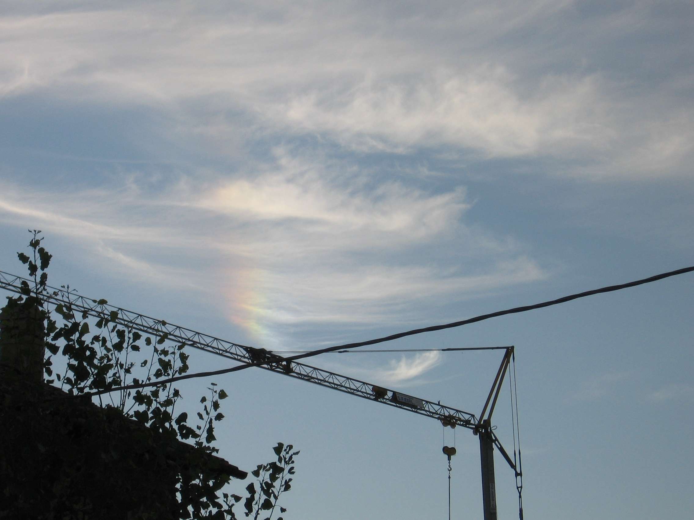 Right sundog: 171 KB; click on the image to enlarge at 2272x1704 pixels