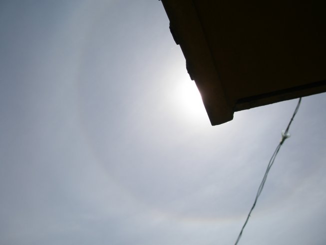 Solar halo with upper tangent arc: 15 KB