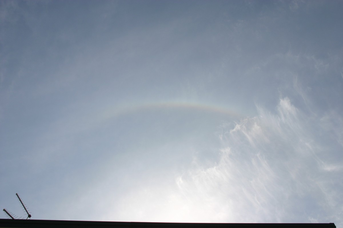 Solar halo: 63 KB; click on the image to enlarge