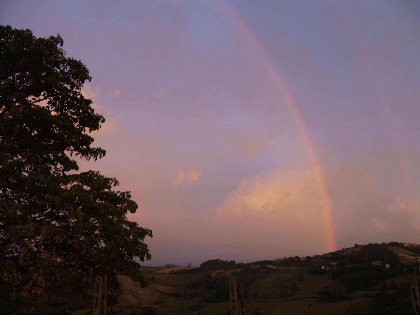 Double rainbow on Appennino: 84 KB; click on the image to enlarge