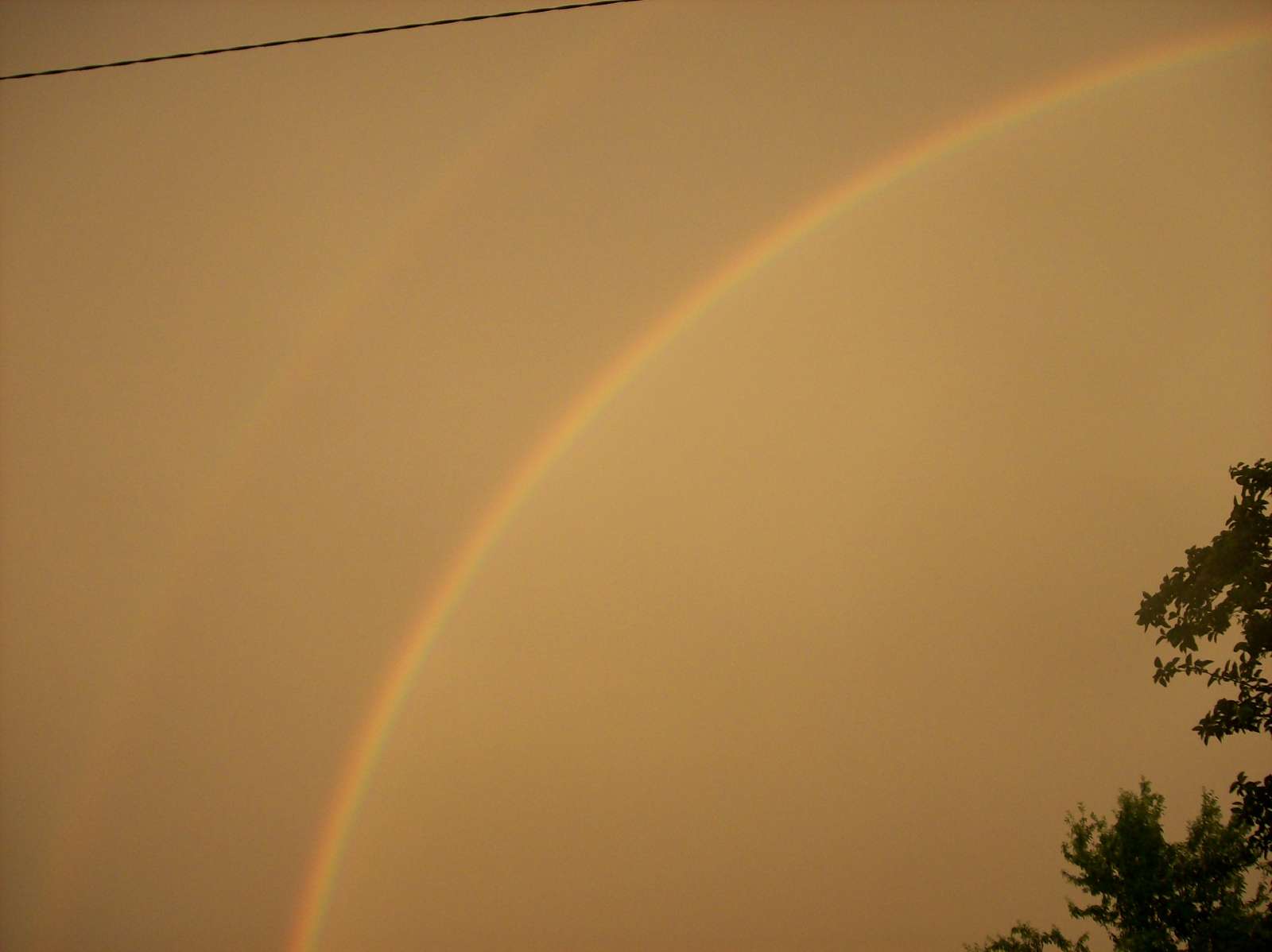 Rainbow over Bagnarola: 55 KB; click on the image to enlarge