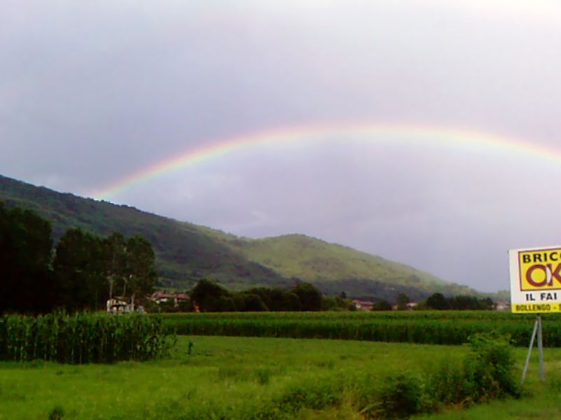 Rainbow in the Ivrea sky: 43 KB; click on the image to enlarge
