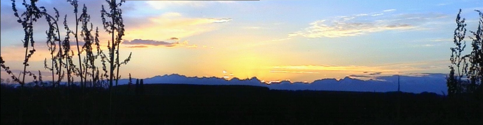 Panorama al tramonto: 179 KB; clicca l'immagine per ingrandirla