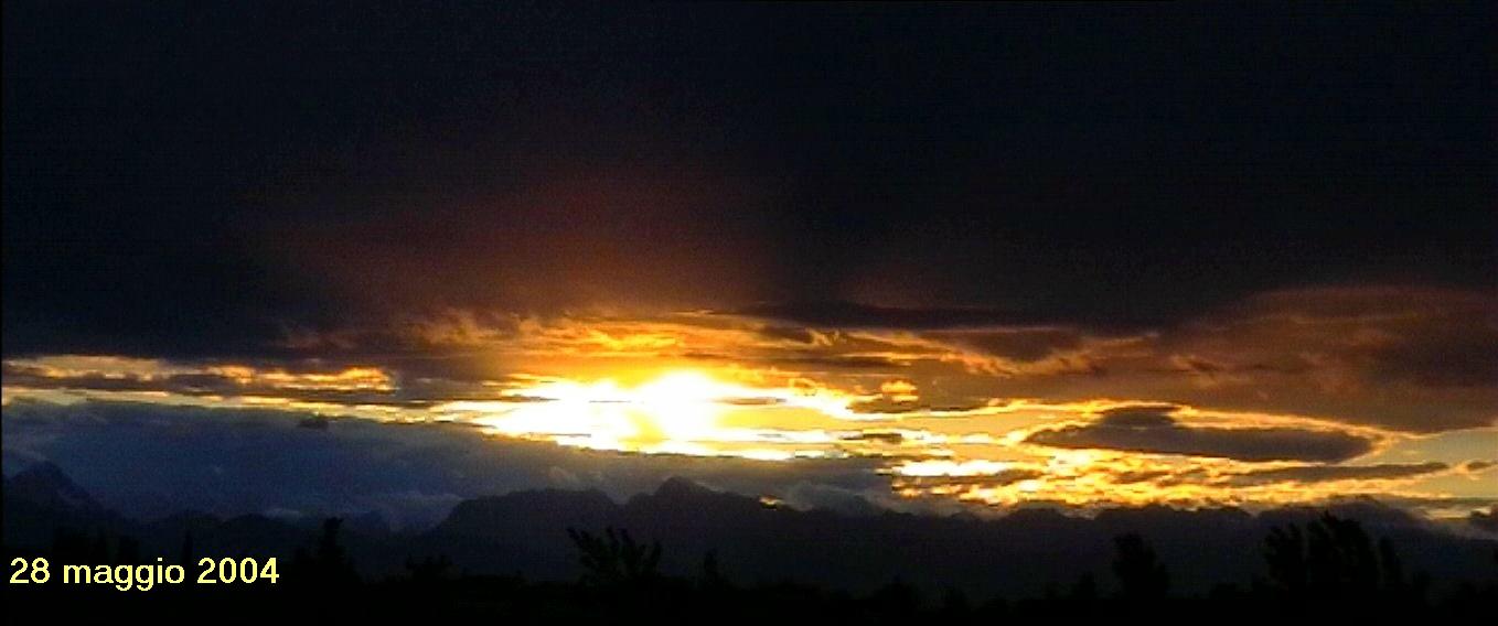 Panorama al tramonto: 66 KB; clicca l'immagine per ingrandirla