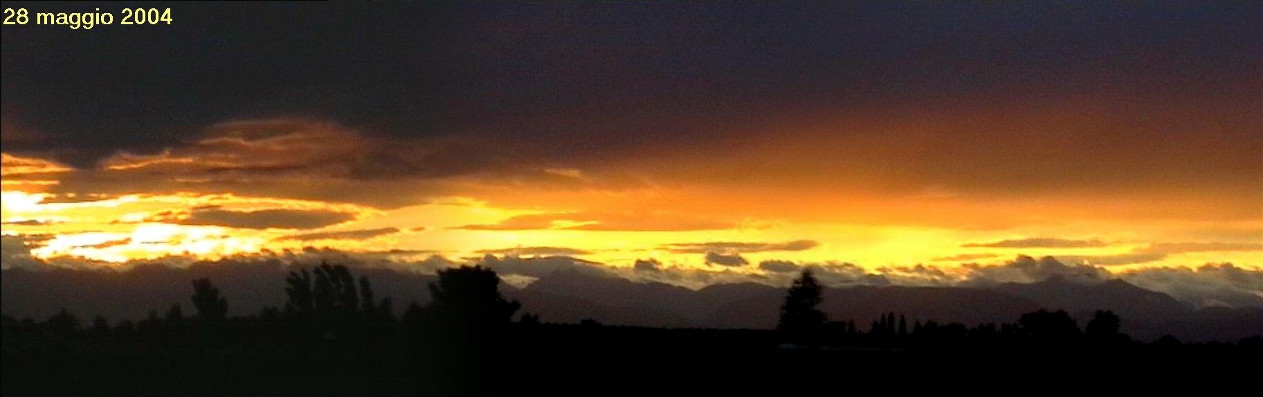 Panorama al tramonto: 84 KB; clicca l'immagine per ingrandirla