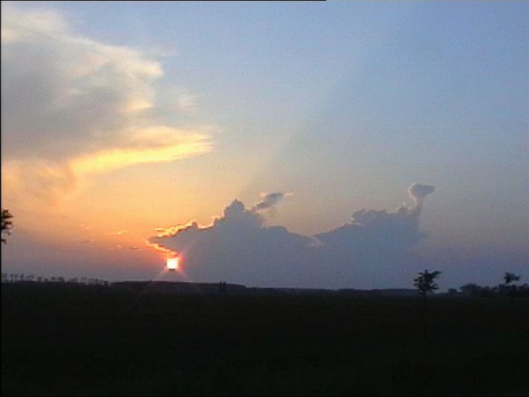 3) Panorama al tramonto: 37 KB; clicca l'immagine per ingrandirla