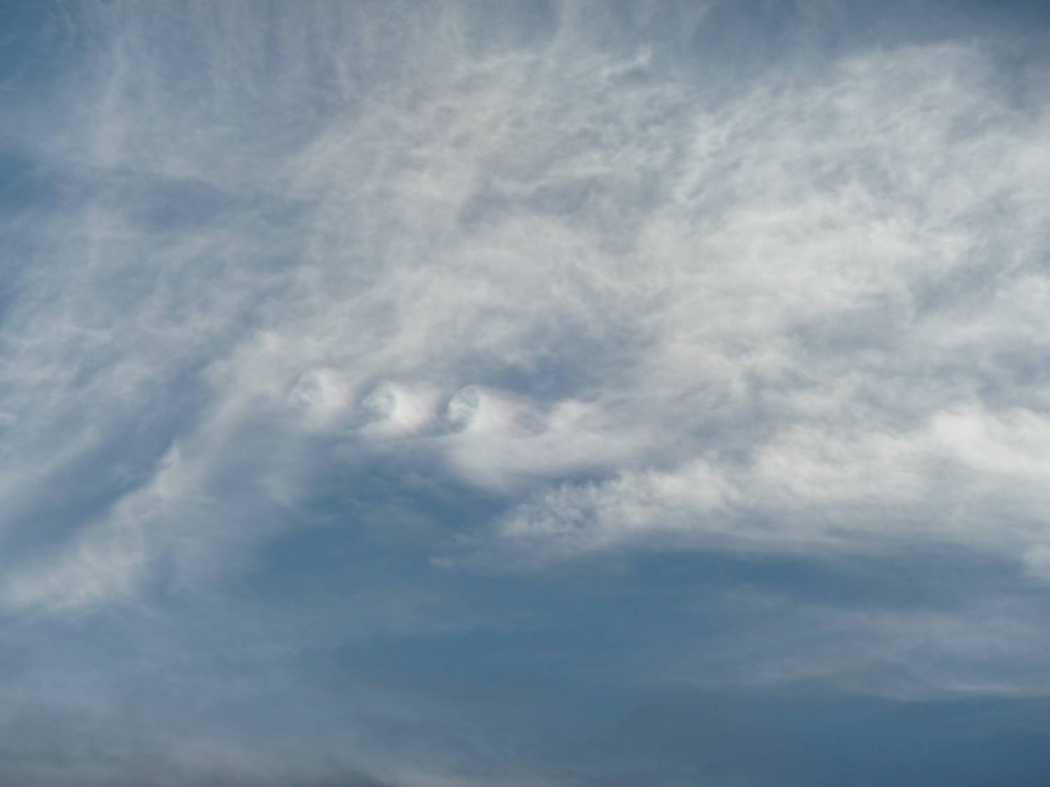 Cloud over Milan: 62 KB; click on the image to enlarge