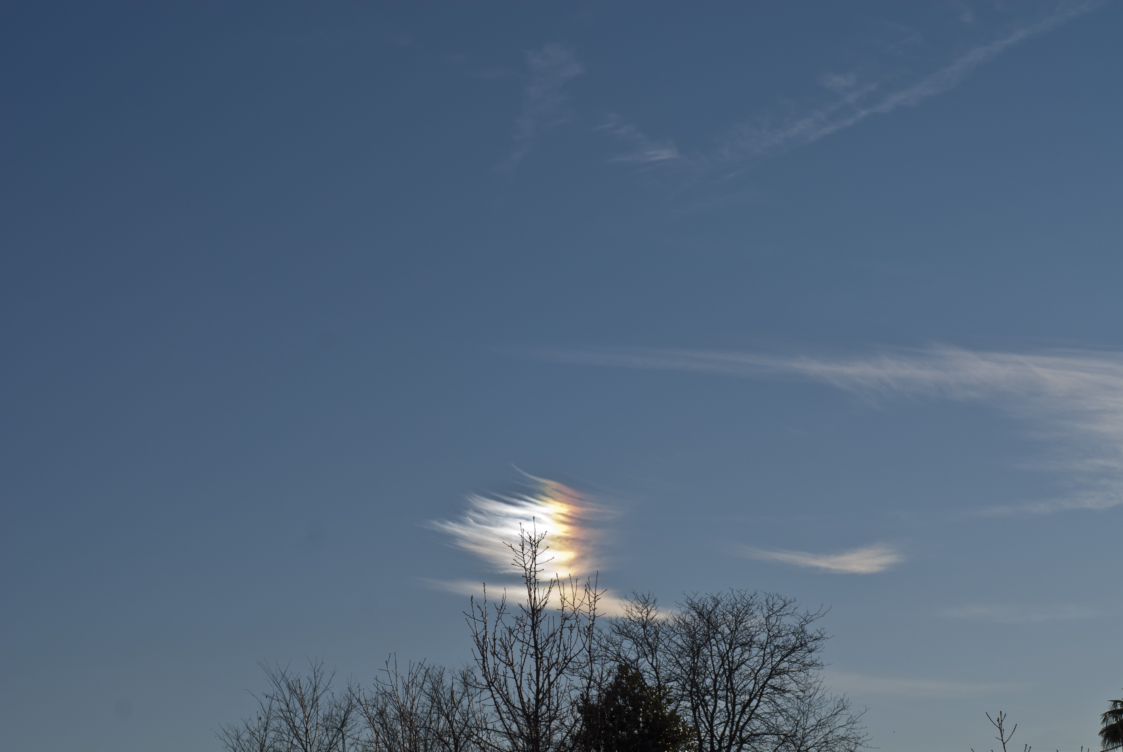 Sundog photographed by Federico Benvenuto: 1429 KB; click on the image to enlarge