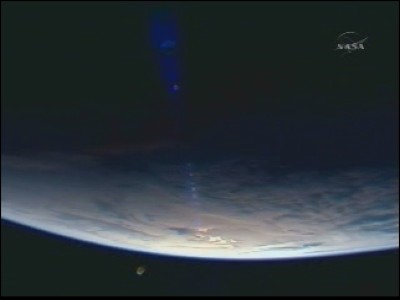 Ecco come si vede il terminatore della Terra dalla Stazione Spaziale Internazionale: 12 KB
