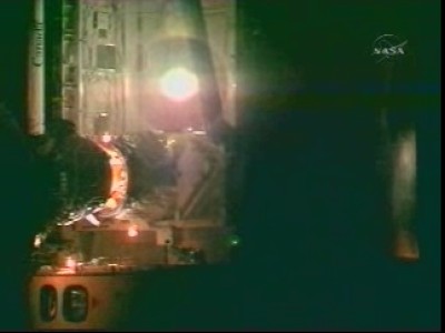 L'Atlantis si ha appoggiato al bocchettone d'aggancio della ISS: 18 KB