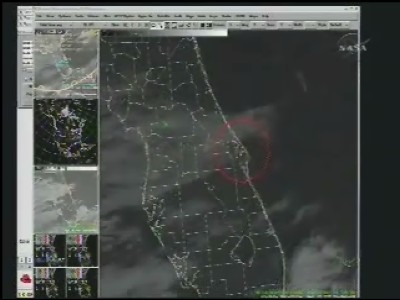 Sopra la Florida stazionano ancora le nubi, ma non creeranno problemi al pilota dello shuttle: 27 KB