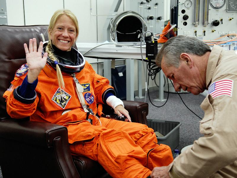Astronaut Karen Nyberg dressed for launch: 92 KB; click the image ti enlarge