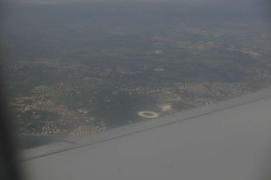 Flight over Rome: 18 KB; click on the image to enlarge