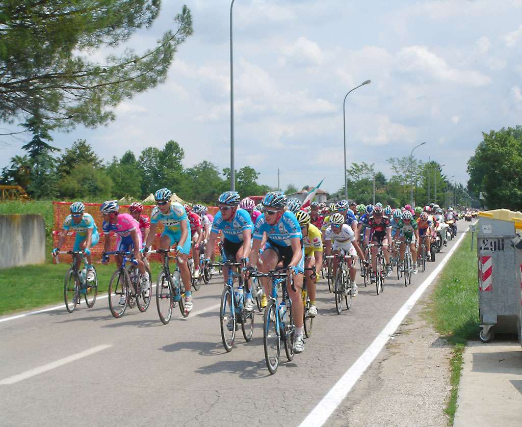 Giro d'Italia: 113 KB; click on the image to the enlarge