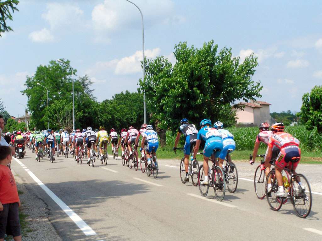 Giro d'Italia: 104 KB; click on the image to the enlarge