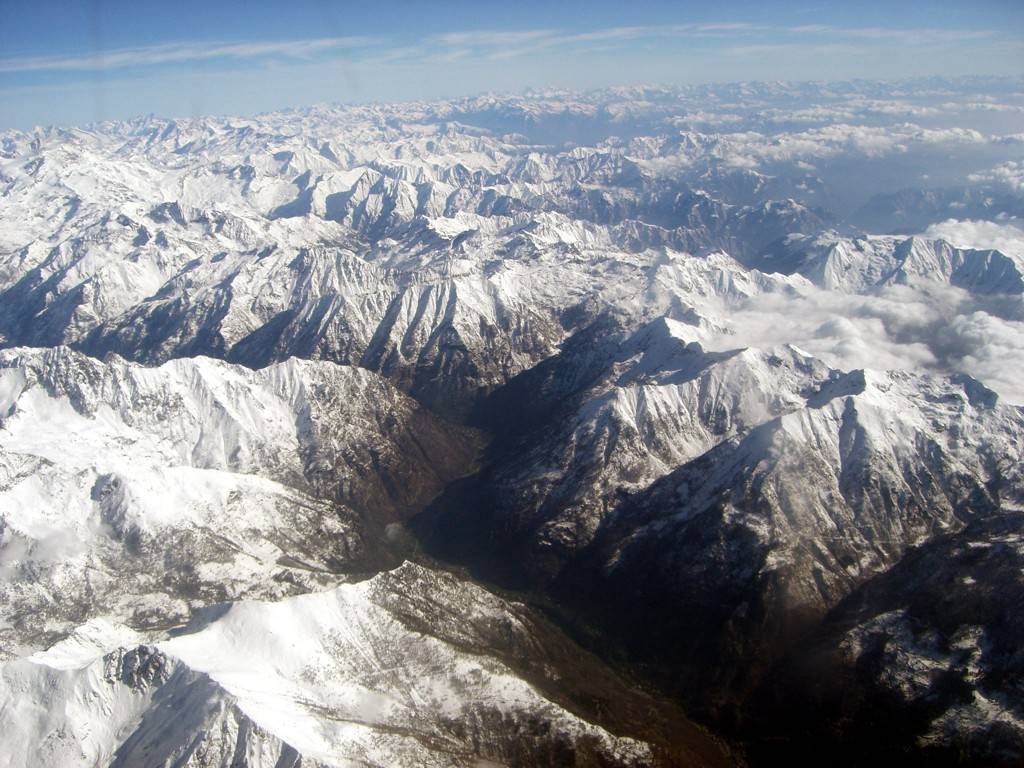 View over the Alpi: 128 KB; click on the image to enlarge