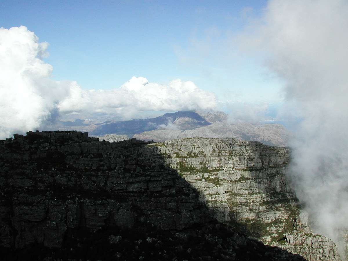 1) Panorama dalla Table Mountain: 80 KB; clicca l'immagine per ingrandirla