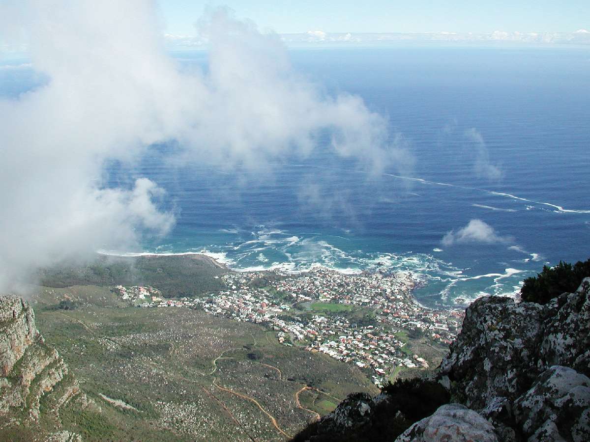 1) Vista dalla Table Mountain: 123 KB; clicca l'immagine per ingrandirla