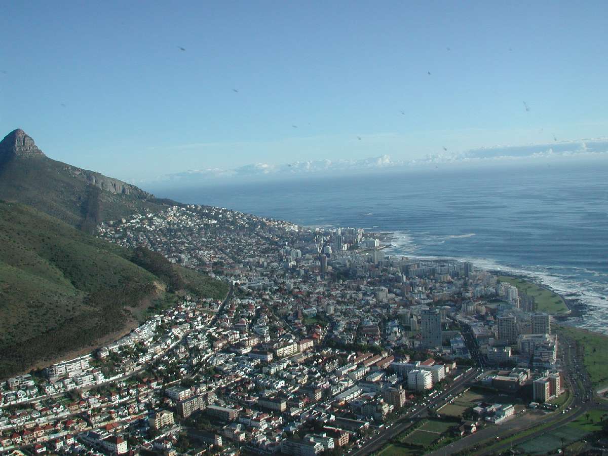 1) Sorvolando in elicottero Cape Town: 121 KB; clicca l'immagine per ingrandirla