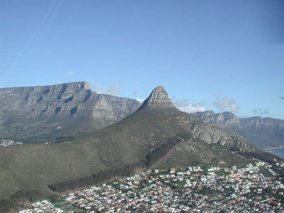 1) Sorvolando in elicottero Cape Town: 105 KB; clicca l'immagine per ingrandirla