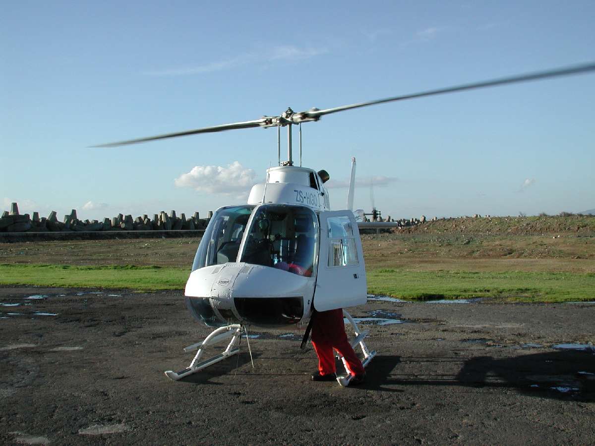 1) L'elicottero: 90 KB; clicca l'immagine per ingrandirla