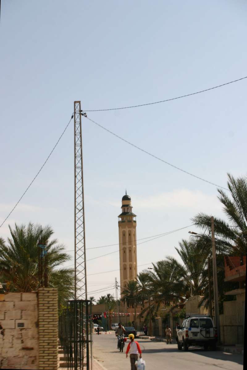 Minareti di Tozeur: 64 KB; clicca l'immagine per ingrandirla