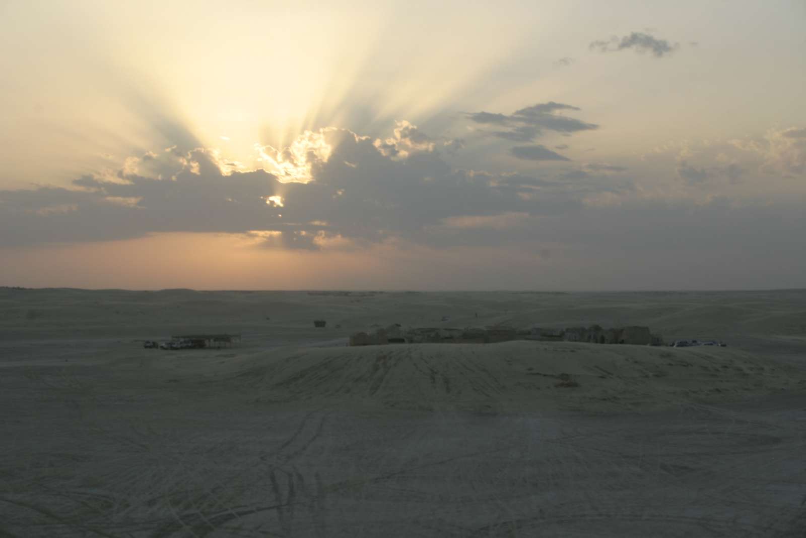 Sunset on Sahara: 56 KB; clicca l'immagine per ingrandirla